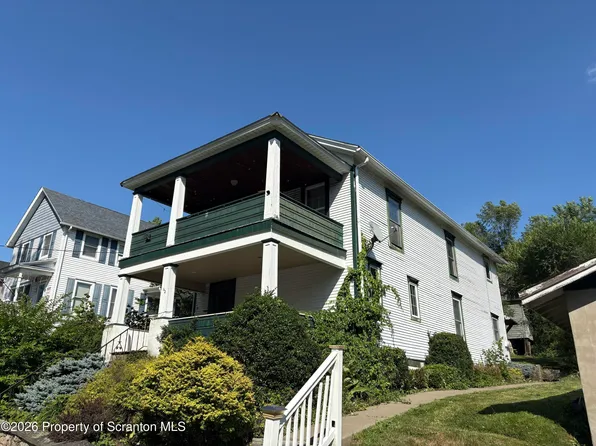 62 Grove St, Carbondale, PA 18407