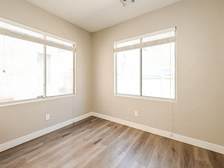 5864 Cape Hatteras Ct — Photo 13