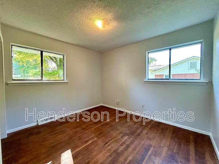 908 Bilmark Ave — Photo 12