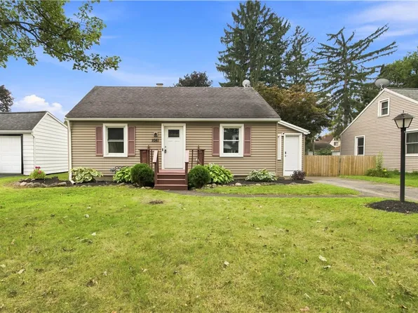 1061 Whitlock Rd, Rochester, NY 14609