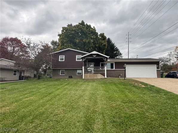 8069 Orchardway St NW, North Canton, OH 44720