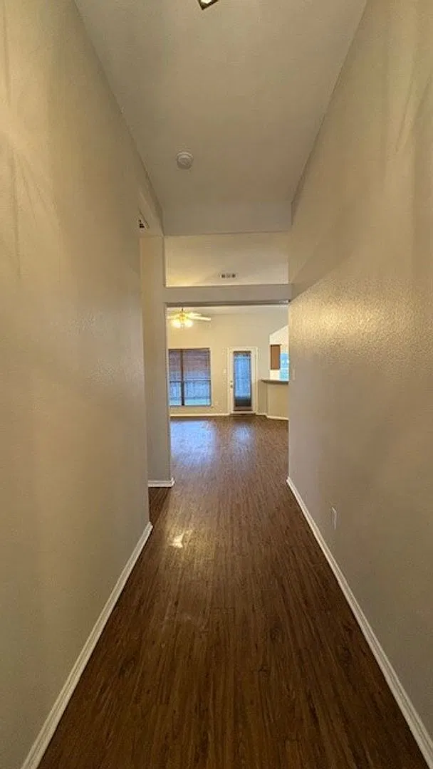 Cozy 3 Bedroom, 2 Bathroom Home with plenty of space, Arlington ISD! — Photo 2