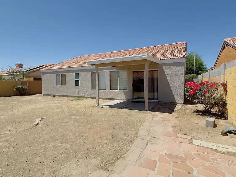 8625 W Edgemont Ave — Photo 10