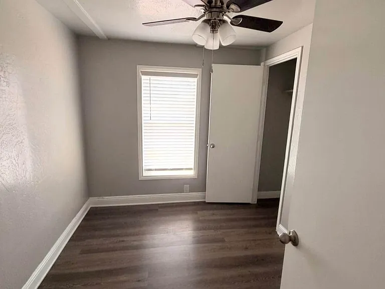733 N 1100 E — Photo 10