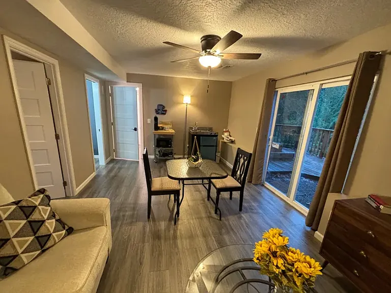 2100 Willamette View Ct — Photo 6