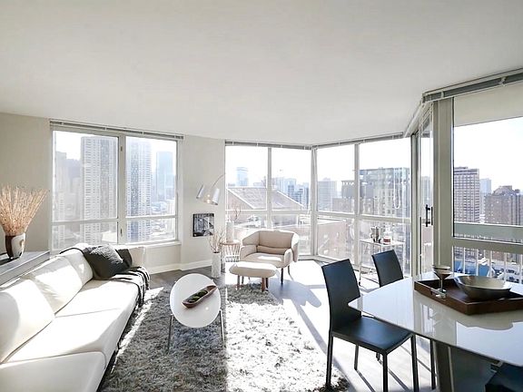 2nd image of 50 E Chestnut St #2902