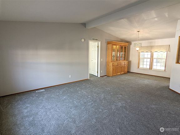 3rd image of 3611 I St NE Unit 102