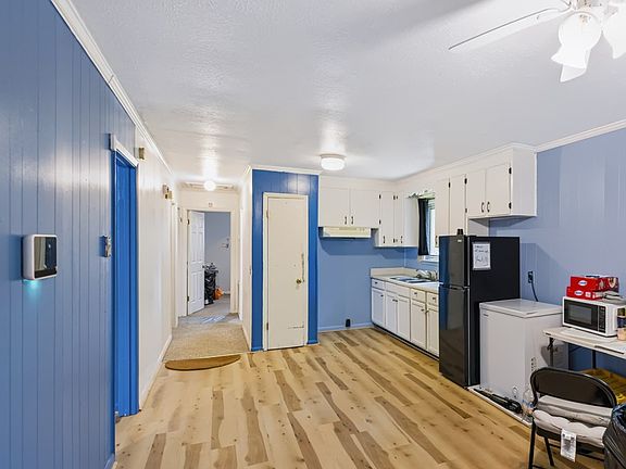 5th image of 301 W 25th Ave