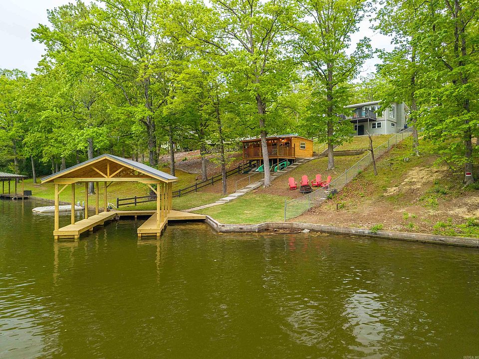 1st image of 128 Riverside Dr