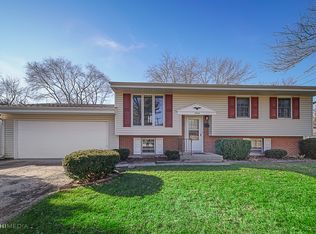 7800 Sprucewood Ave, Woodridge, IL