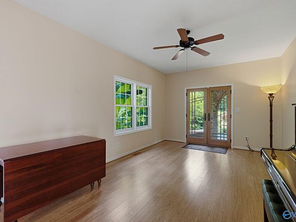 4th image of 716 Upper Hurricane Rd