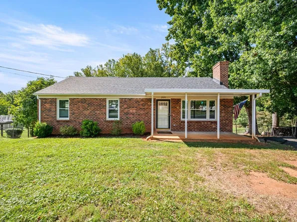 200 Omega Dr, Lynchburg, VA 24502