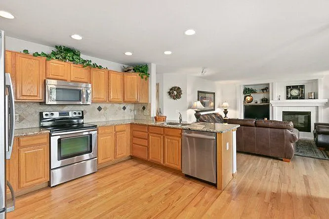 829 Sparrow Hawk Dr — Photo 6