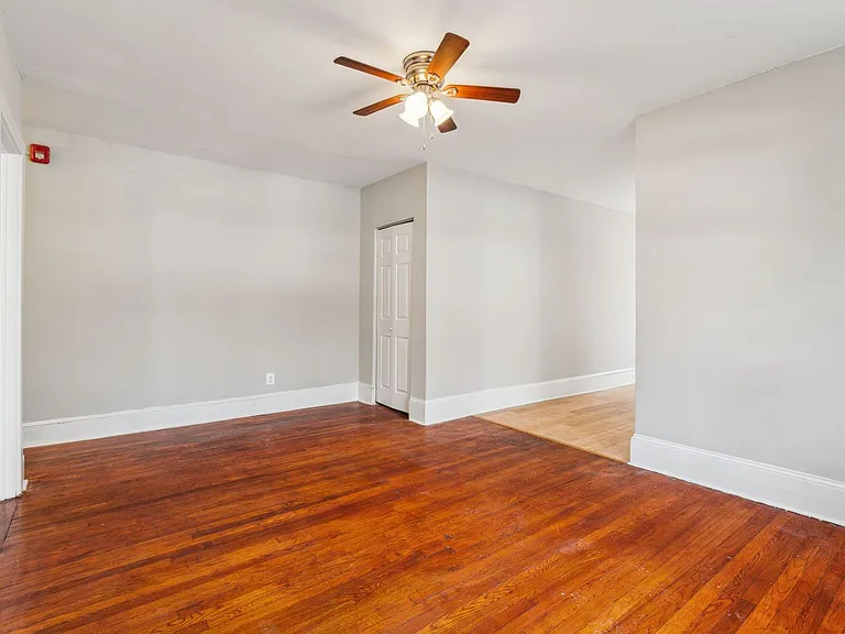 2254 Bryn Mawr Ave — Photo 25