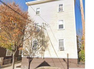 141 Spring St #2L, Cambridge, MA 02141