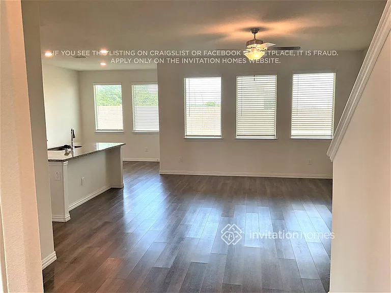 605 Fitzroy Ln — Photo 3
