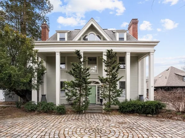 29 Greenough Ave #2, Jamaica Plain, MA 02130