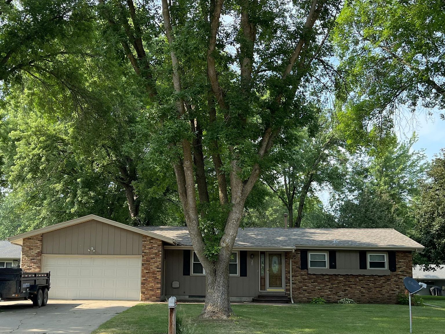 660 17th St, Windom, MN 56101 MLS 6393904 Zillow