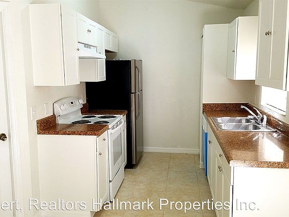 3rd image of 1600 Langan Ave