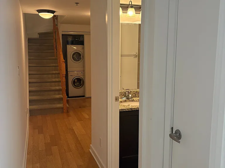 132 Daly Ave — Photo 11