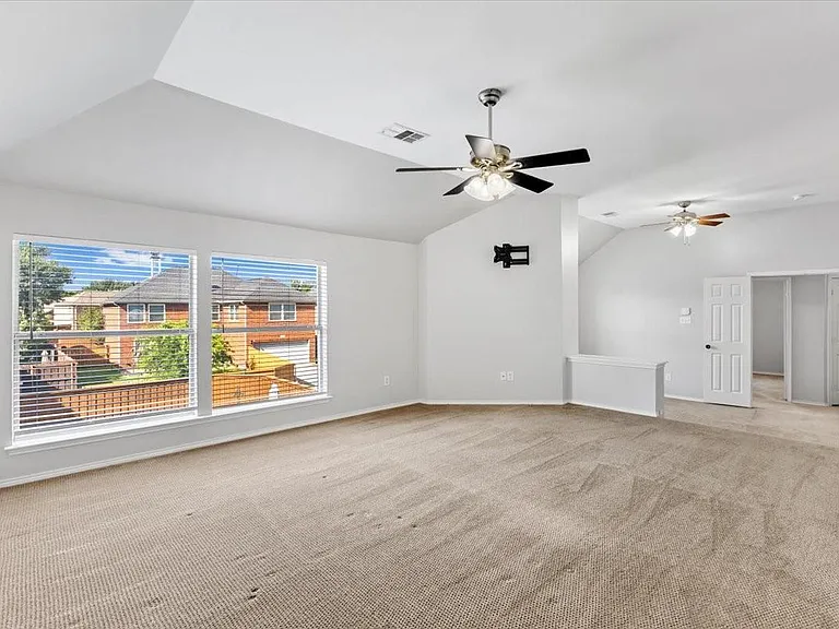 1121 London Dr — Photo 29