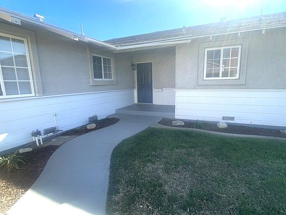 2nd image of 602 S Lucas Dr