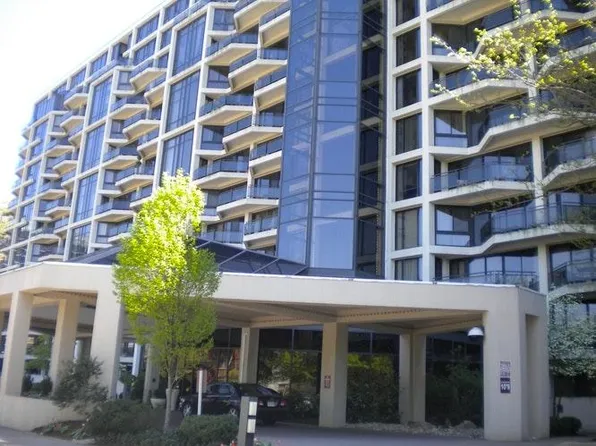 1530 Key Blvd, Arlington, VA