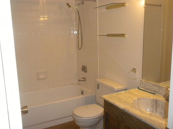 5th image of 4415 Kensington Ct