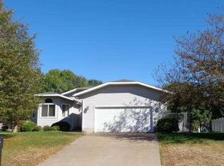 2602 Baumgartner Dr, La Crosse, WI 54603