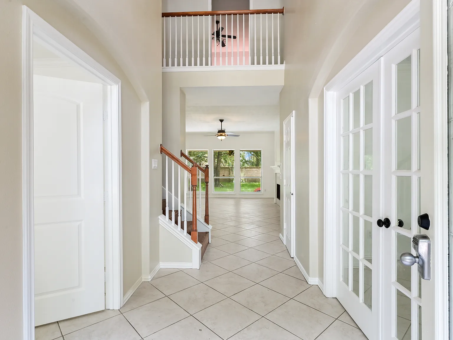 5 bed, 3.5 bath, 3287 sqft, $2,699 — Photo 4