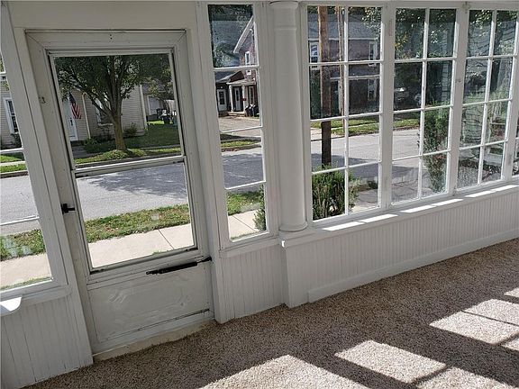 5th image of 12 Poplar St