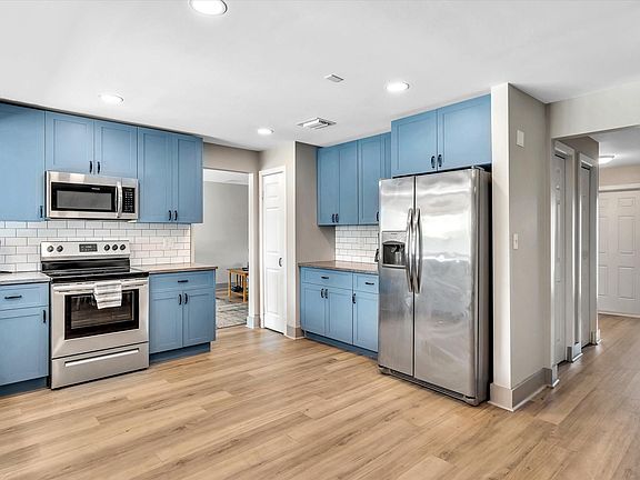 5th image of 2881 NW 87th Avenue