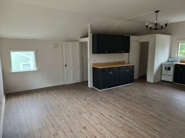 61 Main St #6