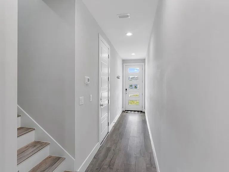 807 7th Ave S — Photo 21