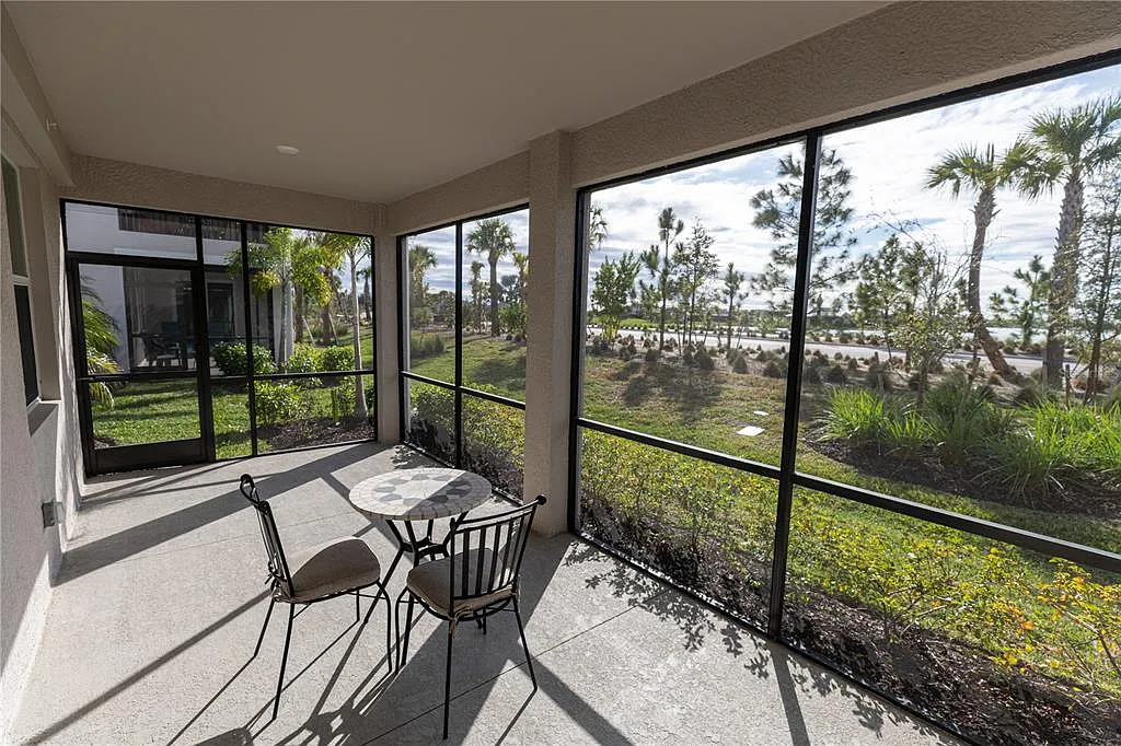 3 bed, 2.0 bath, 1749 sqft, $4,000 — Photo 3