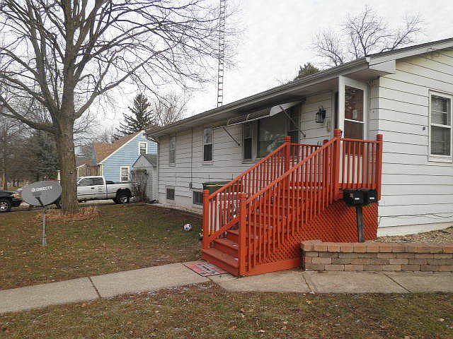 1st image of 610 N 10th St