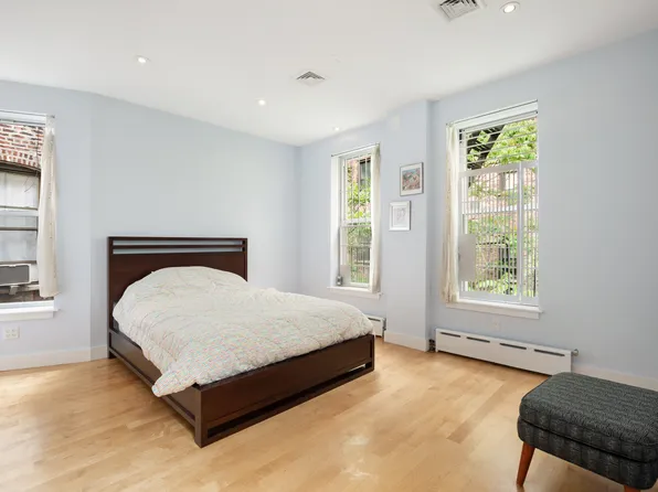 210 West 82nd Street image 10 of 14