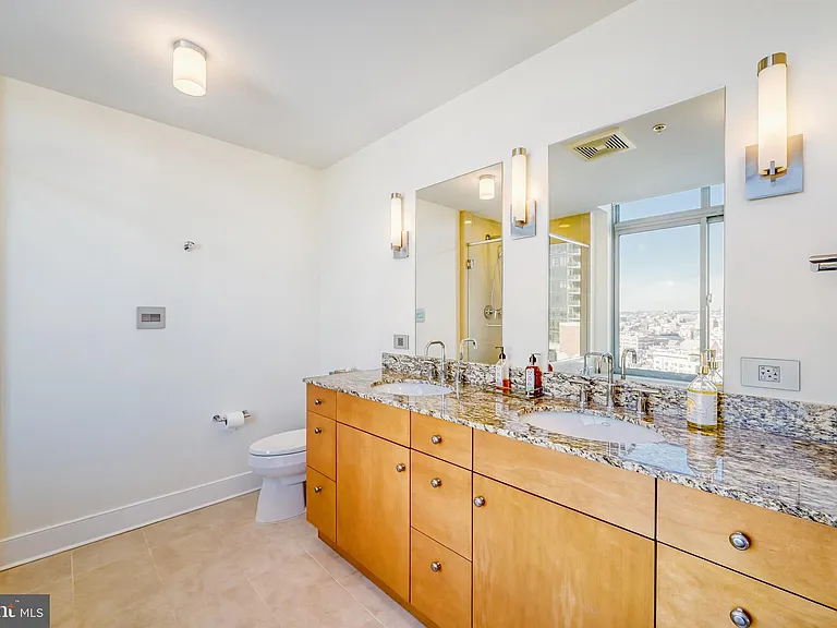 675 President St #1501 — Photo 13