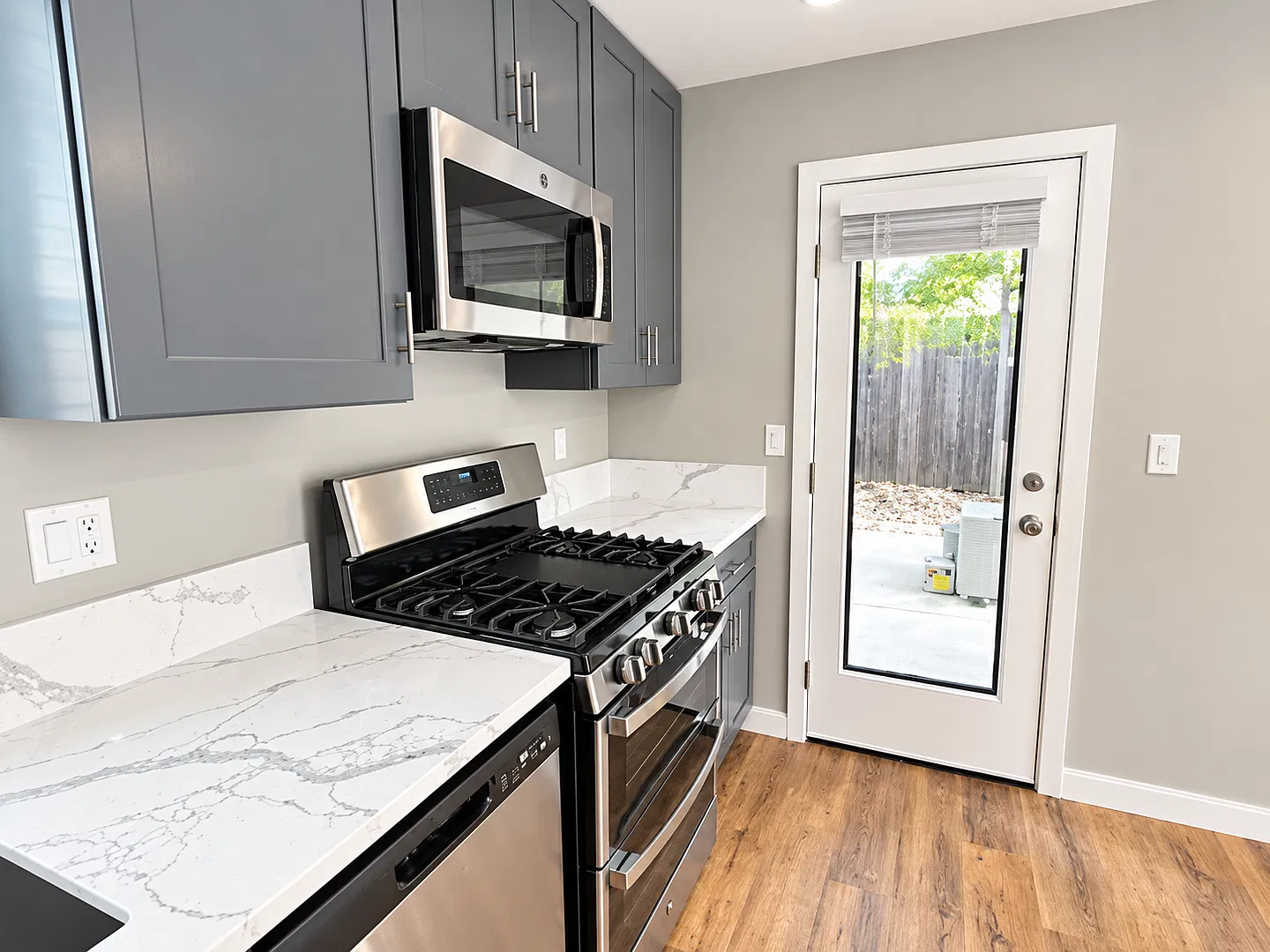 Rare 4-Bedroom, 4-Bathroom Home Near Campus with a Great Courtyard! — Photo 3