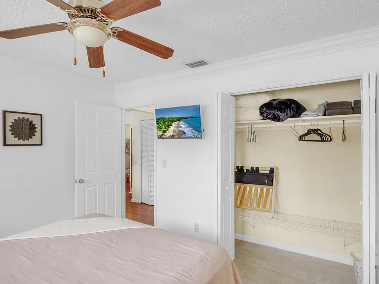 1350 Riverside Cir #1 — Photo 33