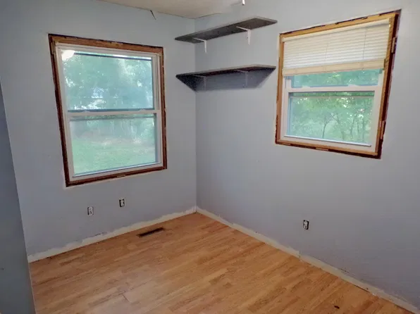 1301 Linden Dr, Muskegon, MI 49445