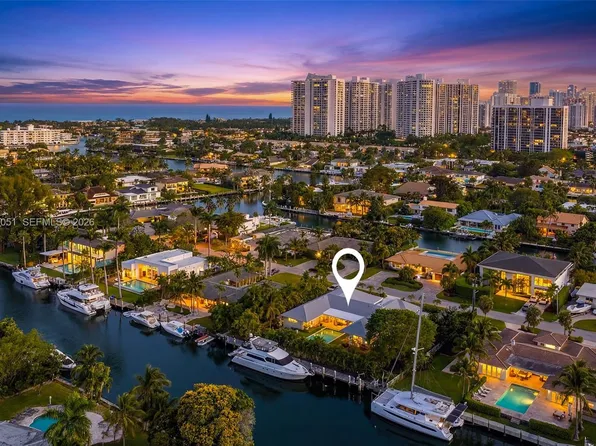 424 Alamanda Dr, Hallandale, FL 33009