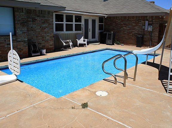 3rd image of 4902 Melville Dr