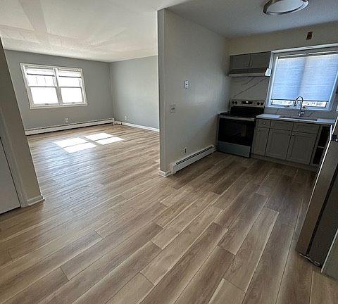 3rd image of 4 Highland Ave APT 1