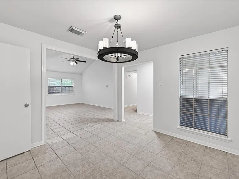 12818 Westella Dr — Photo 9