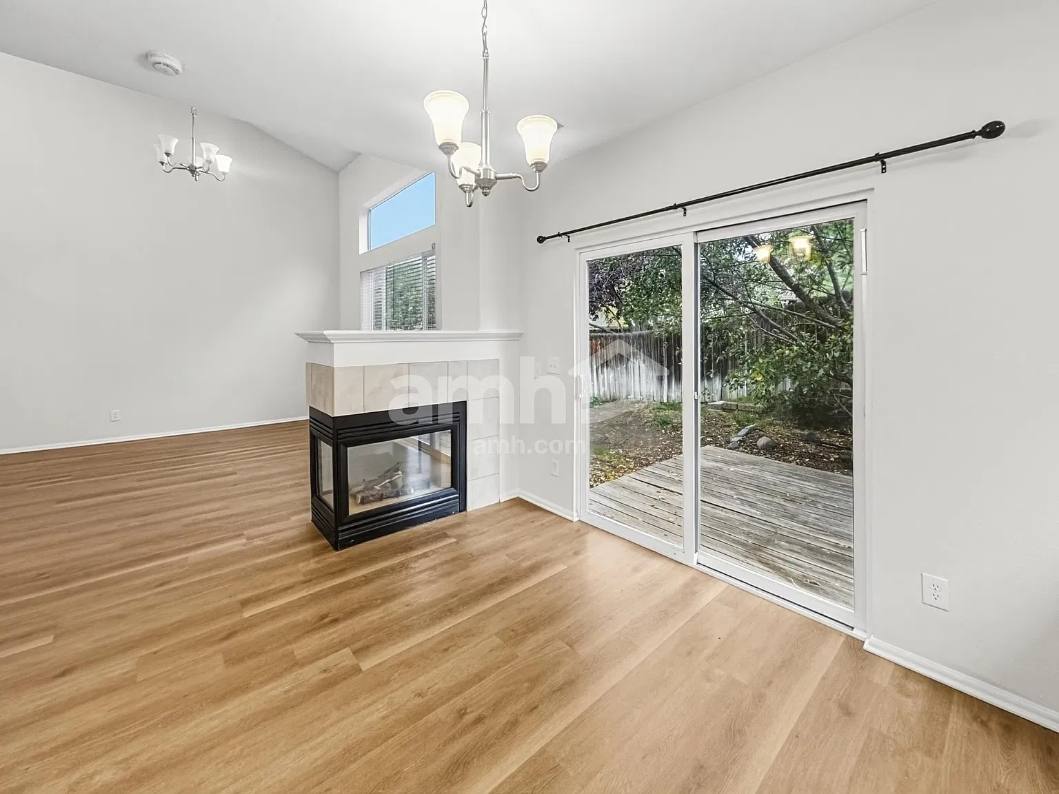 3 bed, 2.5 bath, 1495 sqft, $2,950 — Photo 4
