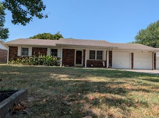 2203 S 27th Pl, Muskogee, OK 74401