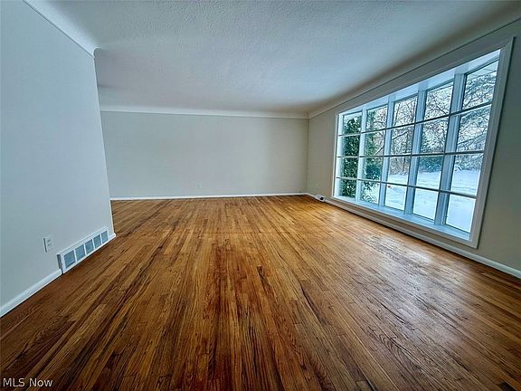 4th image of 13810 Martin Dr