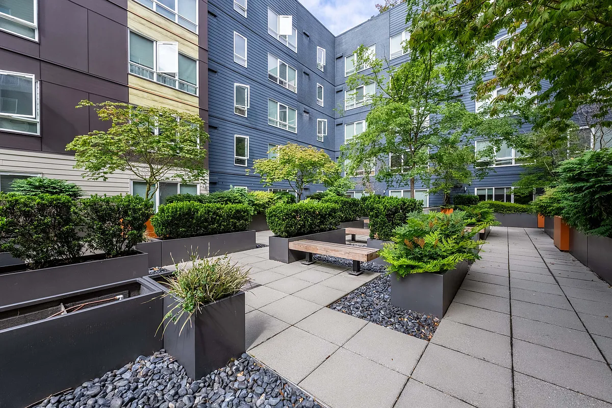 Building Photo - Kirkland Crossing
