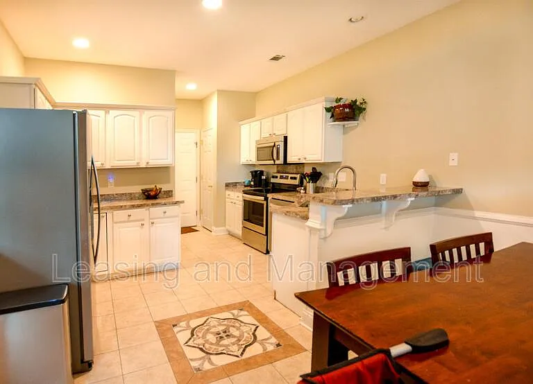 107 Hialeah Ct — Photo 4